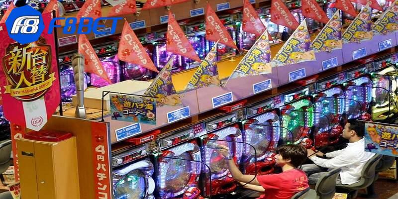 Cách chơi Pachinko khá đơn giản bằng việc điều khiển bi vào ô có điểm thưởng cao